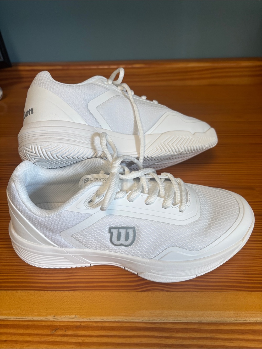 Wilson Courtglide Women’s Tennis Shoe Size 7.5 New